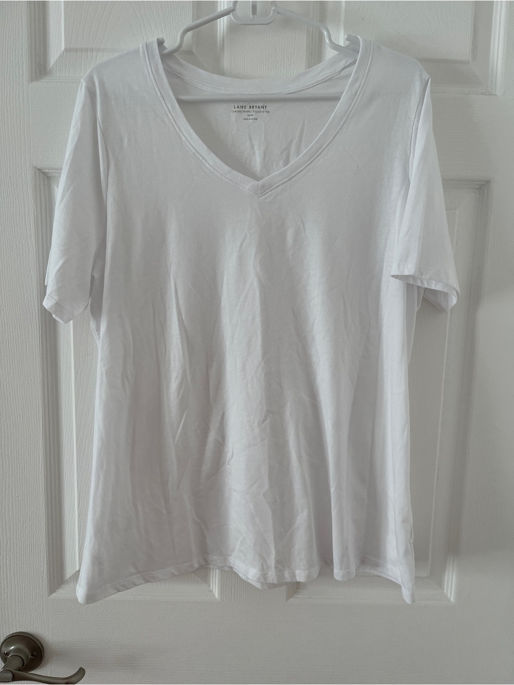 LANE BRYANT White V-Neck Short Sleeve Top